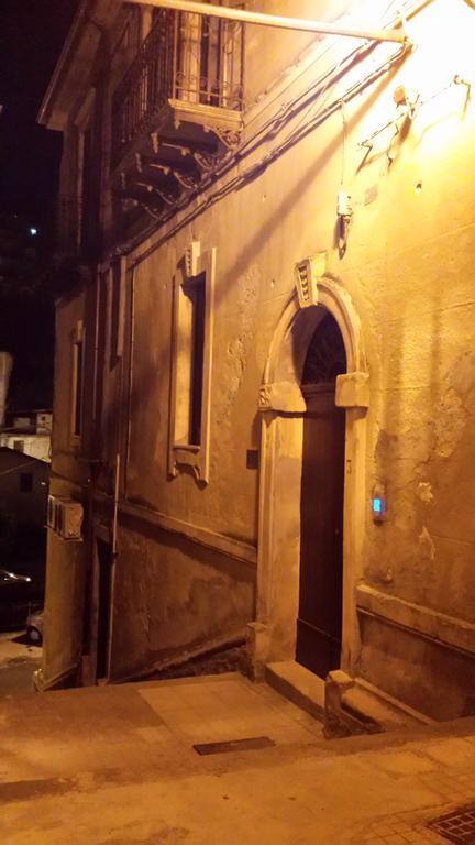 Il Vicolo Hotel Tortorici Buitenkant foto